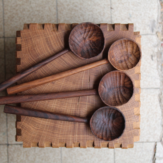 Cuillère ovale / Léa Laborie