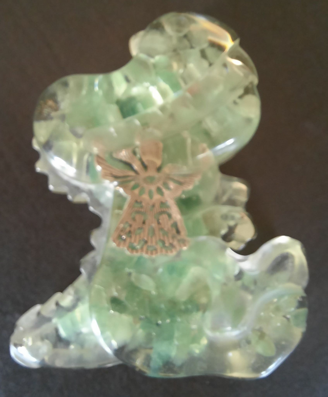 Dinosaure Orgonite Aventurine verte / quartz rose / jade néphrite
