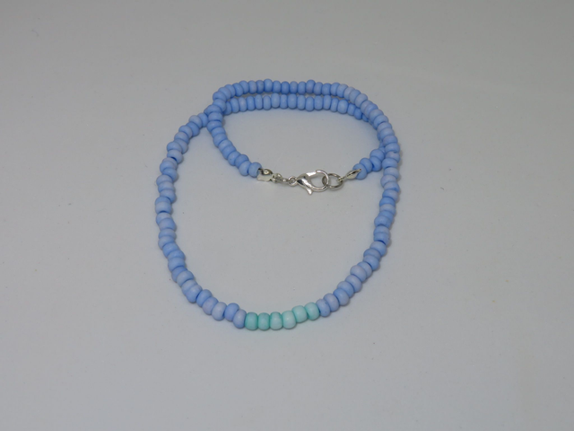 Collier rocaille bleu ciel