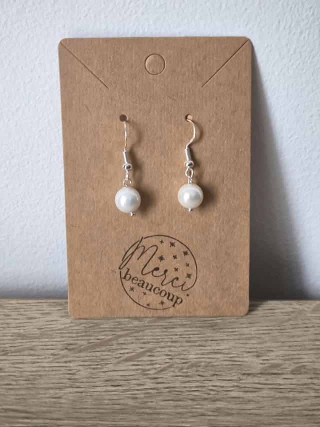 Boucles d’Oreilles Perle de Majorque Blanche – Bijou Élégant en Acier Inoxydable