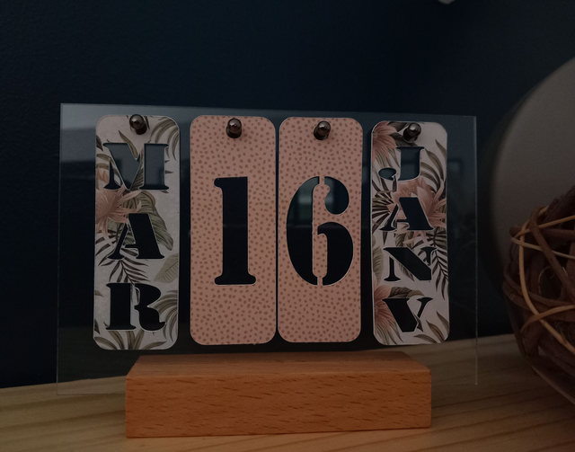 Calendrier perpétuel transparent