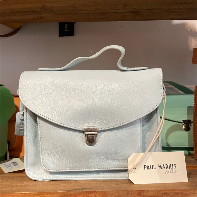 Mademoiselle George pastel bleuet