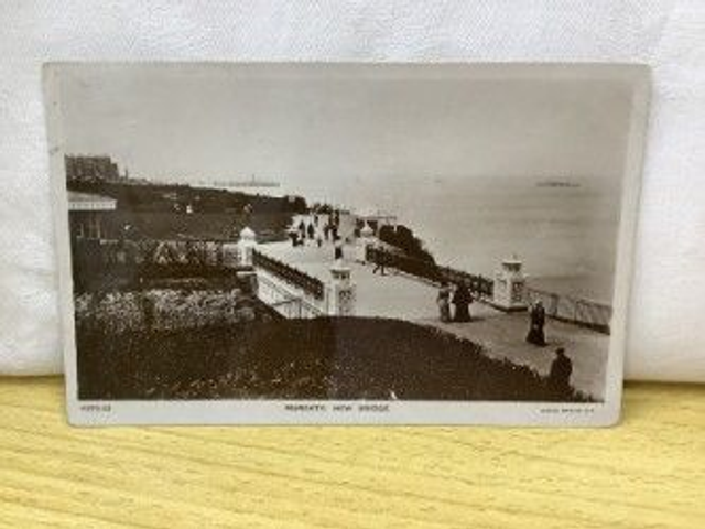 Margate, New Bridge, Kent, Posted 1909 The Rapid Photo Printing Co. Postcard. Our Ref no. R94 £3.85
