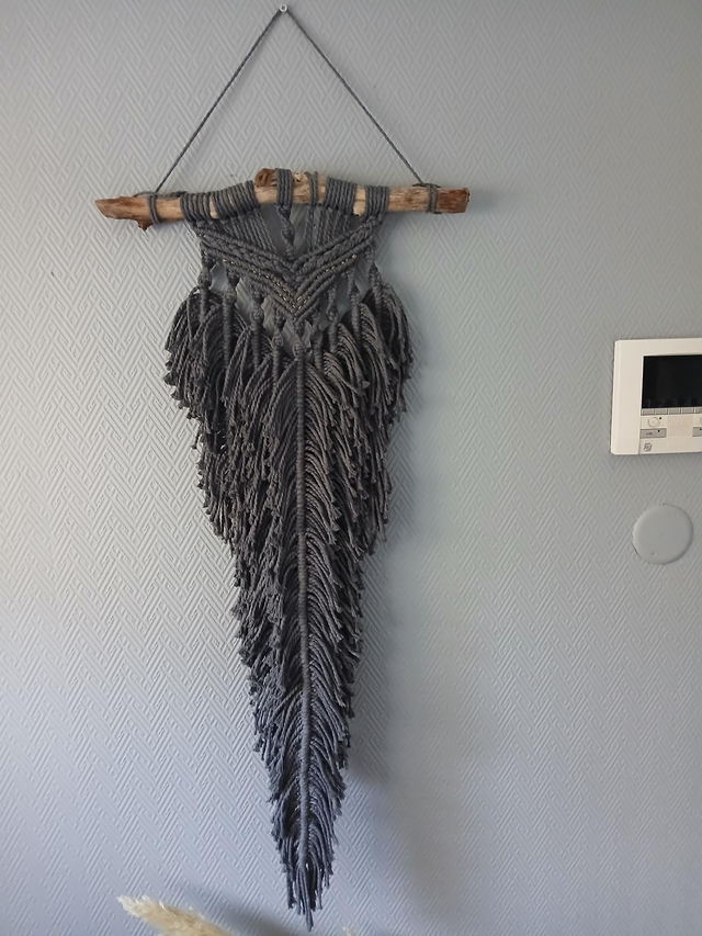 Suspension murale en macramé gris anthracite – style bohème chic