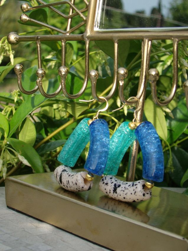 Boucles d&#039;oreilles perles tubes incurvées Shabalaa Neele Hare