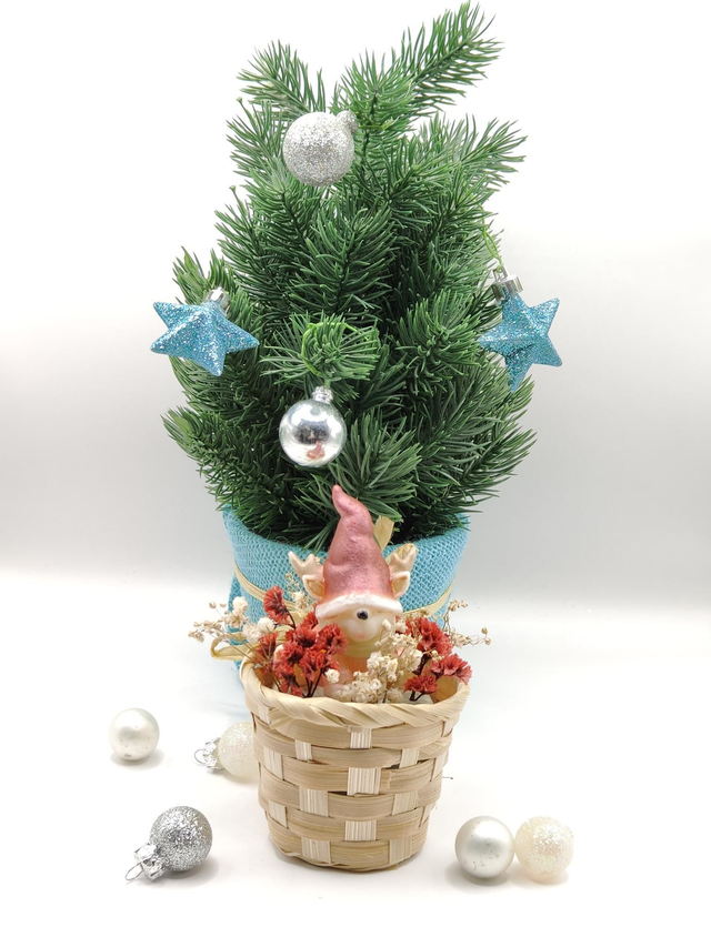 Le Petit Lutin des Neiges & son Panier Fleuri