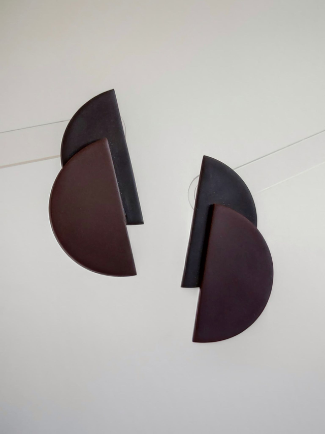 Semicírculos marrones