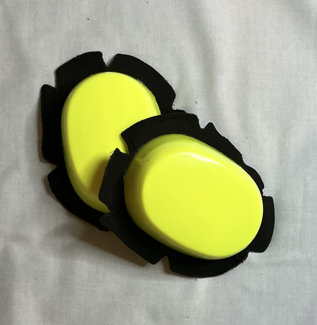 Fluo yellow knee sliders