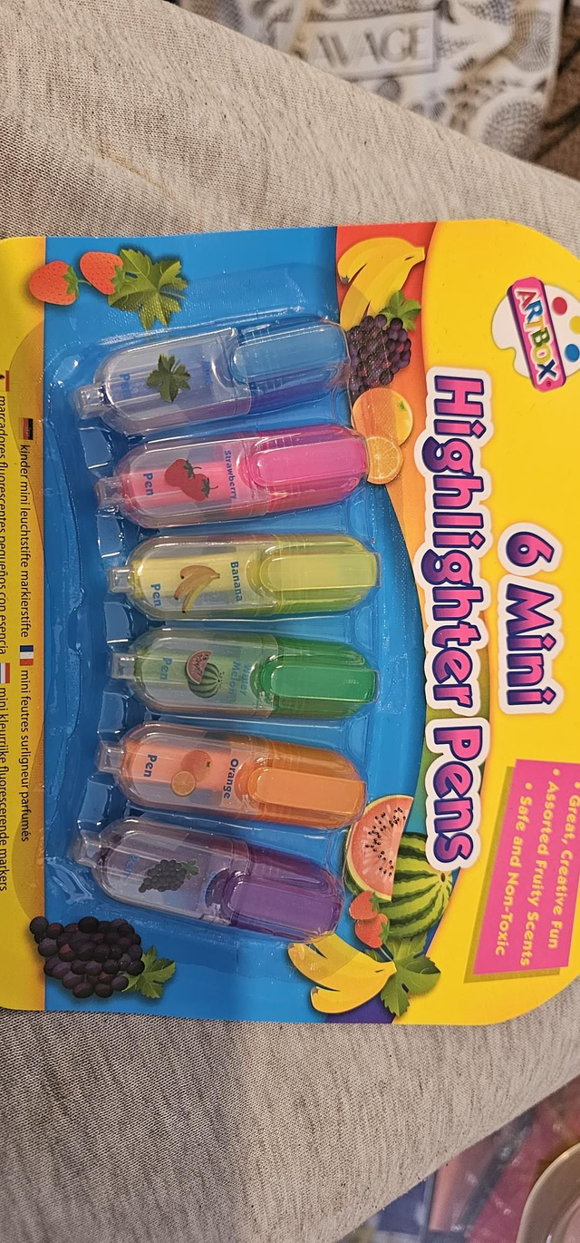 6 mini highlighter pens 