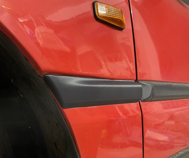 Moulure avant / Front fender side molding Honda CRX 90-91