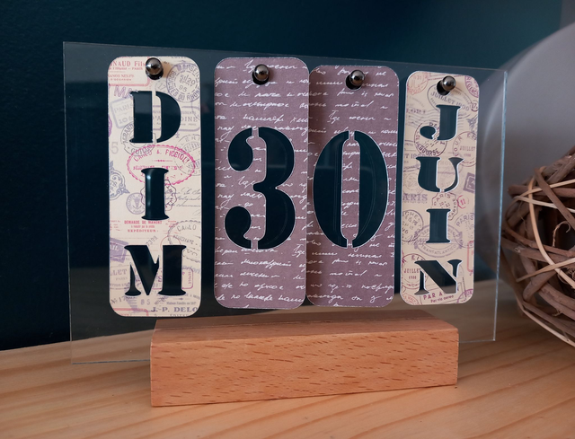 Calendrier perpétuel transparent