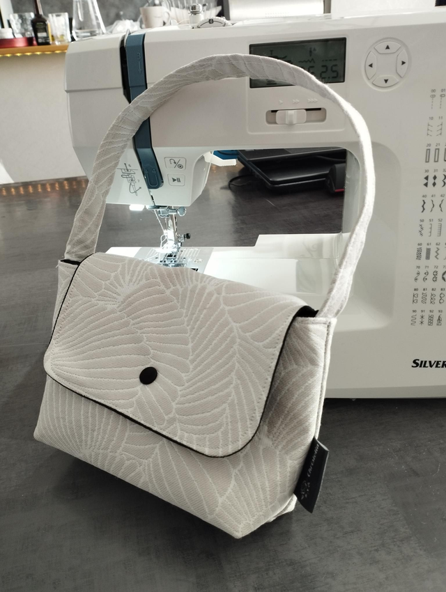 Sac à main beige 