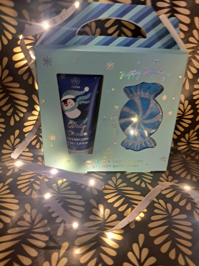 Coffret cadeau Aurora - Candy Dream  (Lotion mains &amp; corp 60ml + bombe de bain 130g 