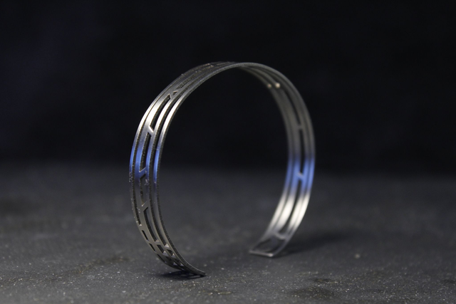 Lausanne  Quai d&#039;Ouchy | Manchette fine | Inox | Dedale