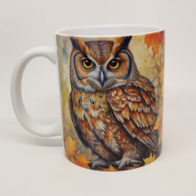 Hiboux feuilles au centre