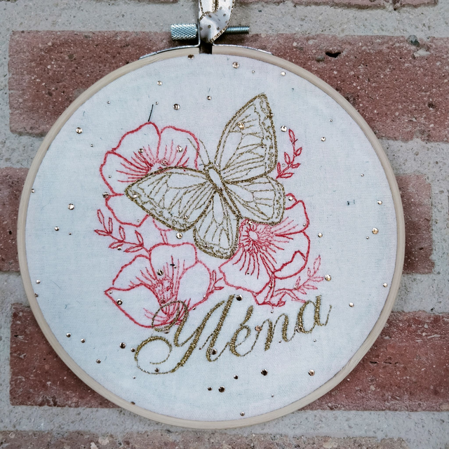 Décoration murale prénom et  papillon doré