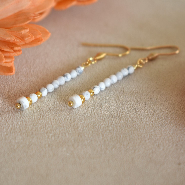 Boucles d'oreilles longues en howlite - Tige 