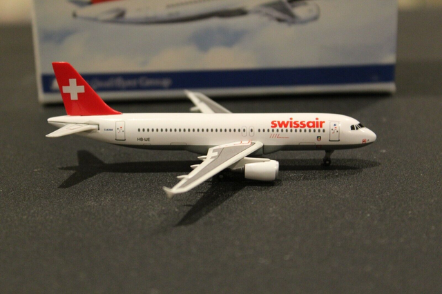 Swissair A320-200 (HB-IJE), 1:400