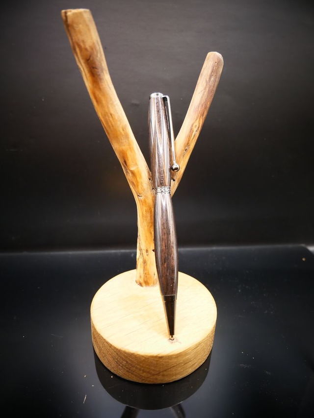 Stylo art déco gris Ziricote