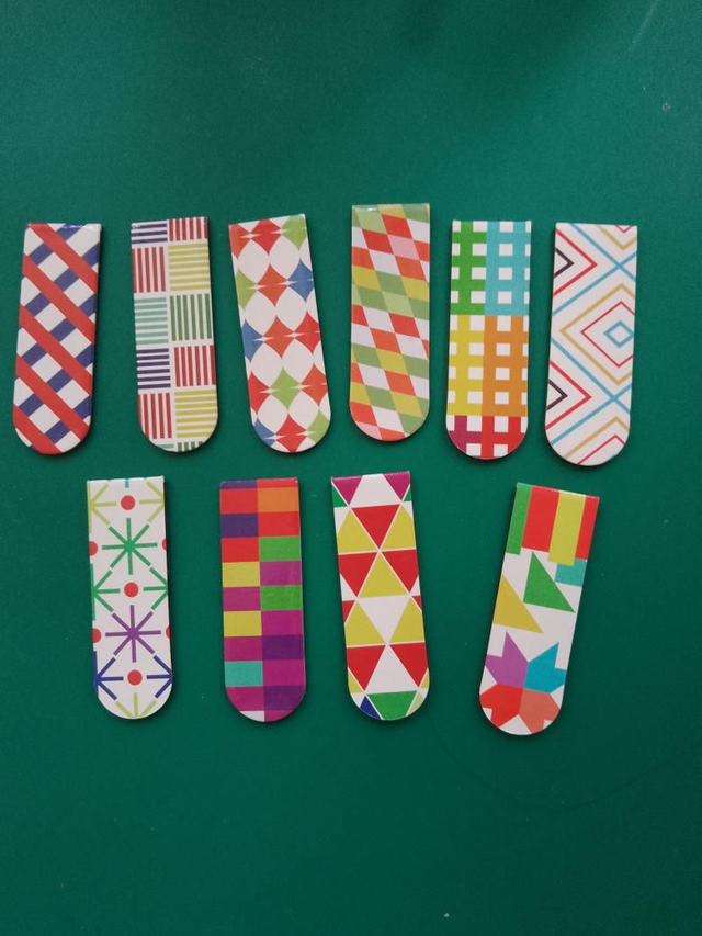 Marques-pages magnetiques motifs geometriques