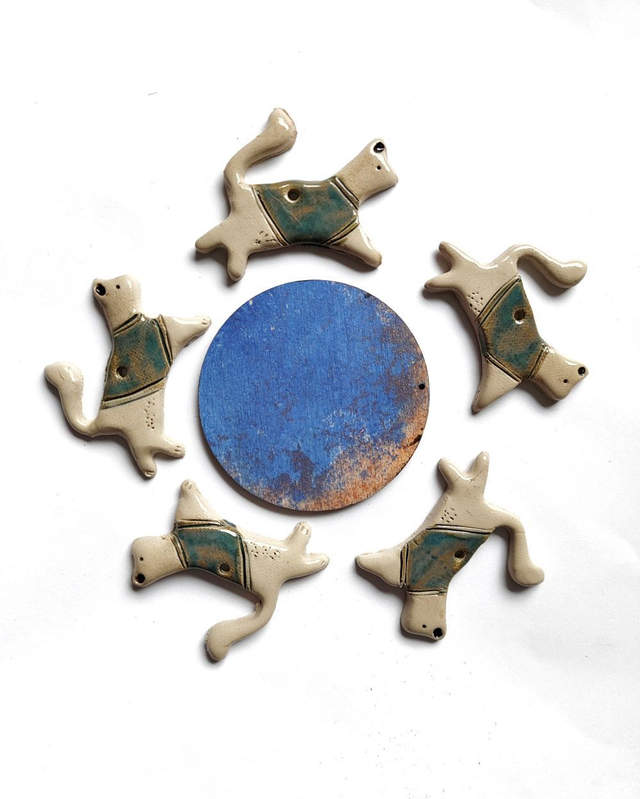 Kotki w sweterkach - dekoracje świąteczne