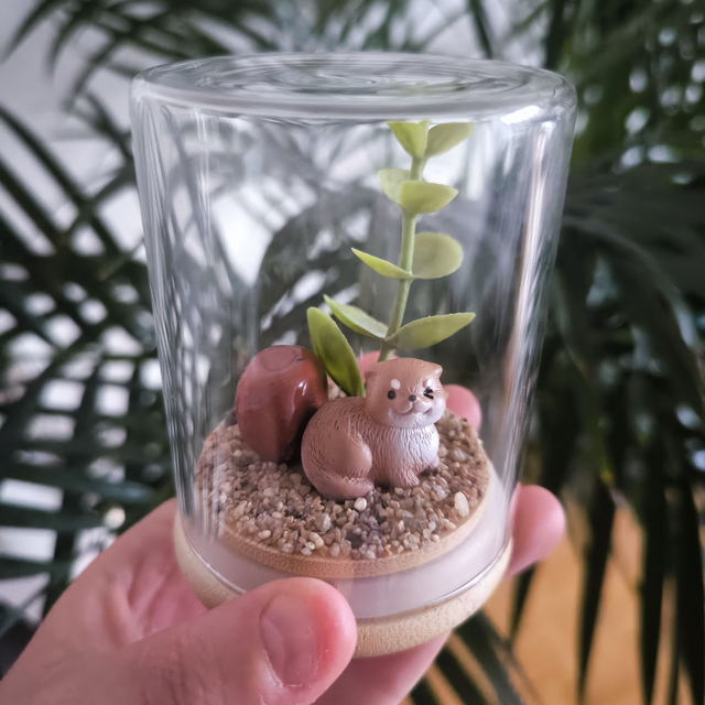 Ami protecteur - Loutre couchée (jaspe rouge)