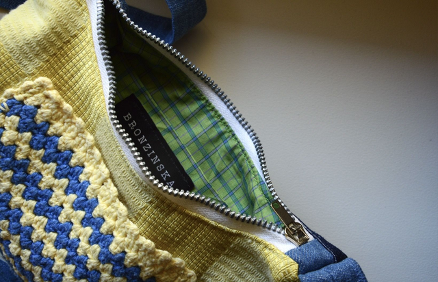 Doily pocket small patchwork banana bag