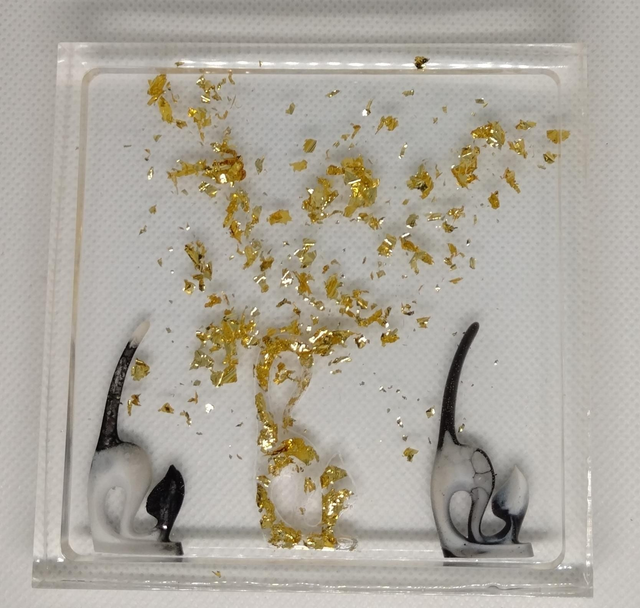 Vide poche carré avec inclusion de chats et de feuilles dorées 