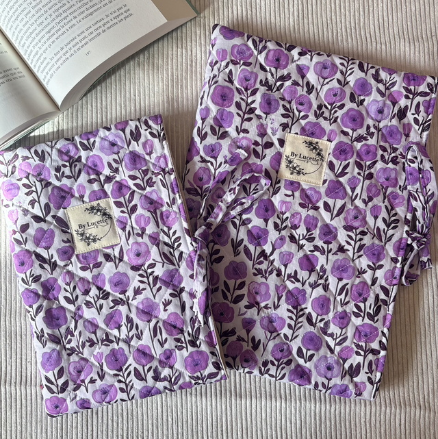 Pochette à livre matelassée fleurs mauve
