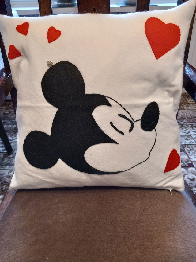 Mr Mouse wants a kiss Cushion Cover