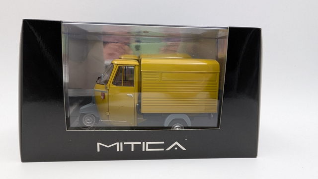 Piaggio Ape P501 year 1979 - 1:18