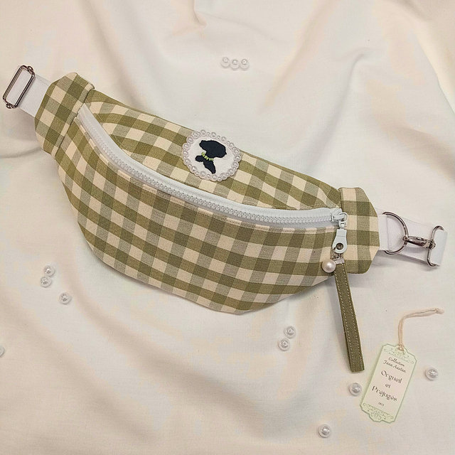 Petite banane Orgueil et Préjugés - Collection Jane Austen