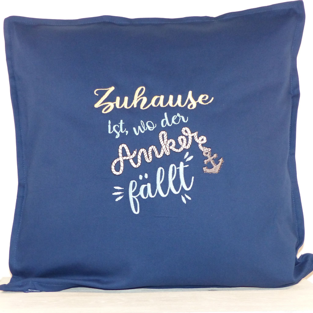 Kissenhülle dunkelblau „Zuhause ist, wo der Anker fällt“