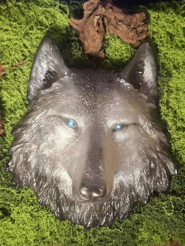 Tête de loup murale