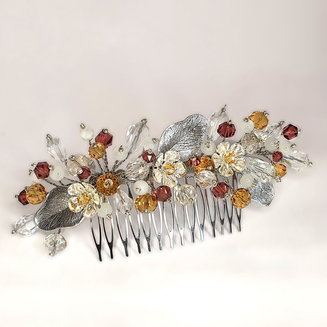 Tocado Sera peineta con flores, hojas y cristales