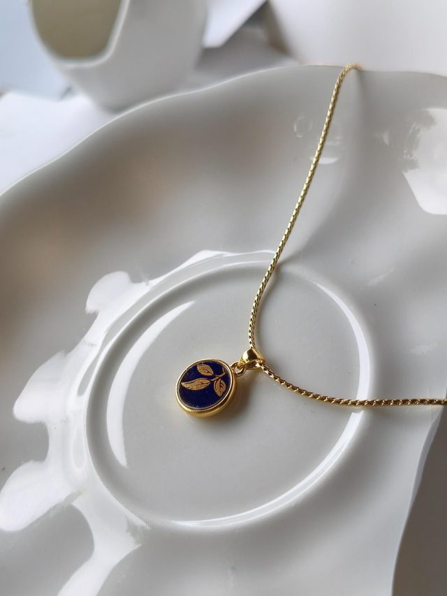 Pendentif rond - porcelaine Limoges - no.4