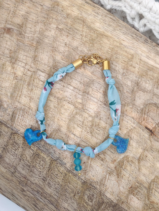 A Bracelet Bleu 
