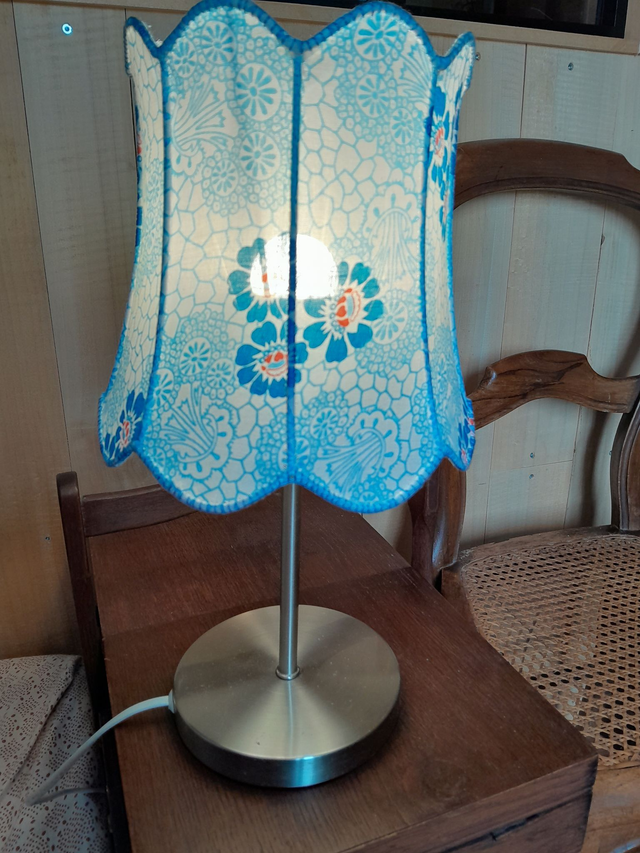 Abat-jour fleurs bleues