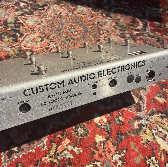 RARE Custom Audio Electronics RS 10 (Mark II) MIDI Foot Controller (Trusted by Steve Lukather, Steve Vai, Tom Delonge, Peter Frampton, ...)