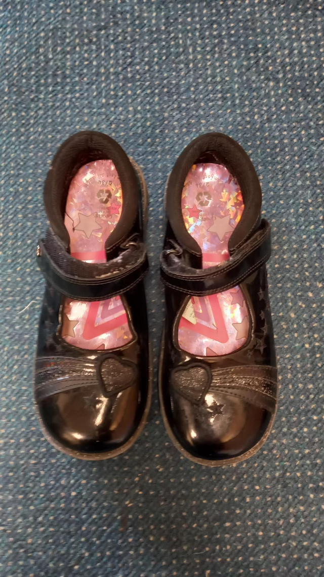 Shoes - girls - size 2