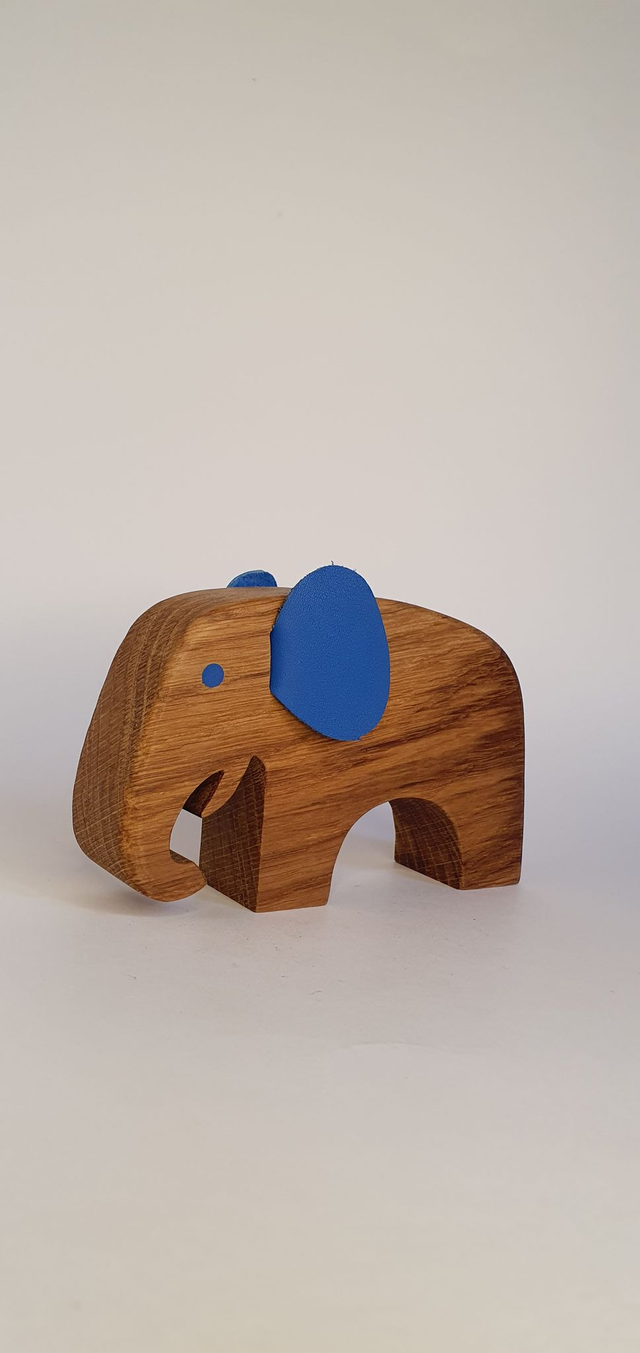 Eléphant décoratif &quot;grand&quot; en bois de chêne et cuir bleu