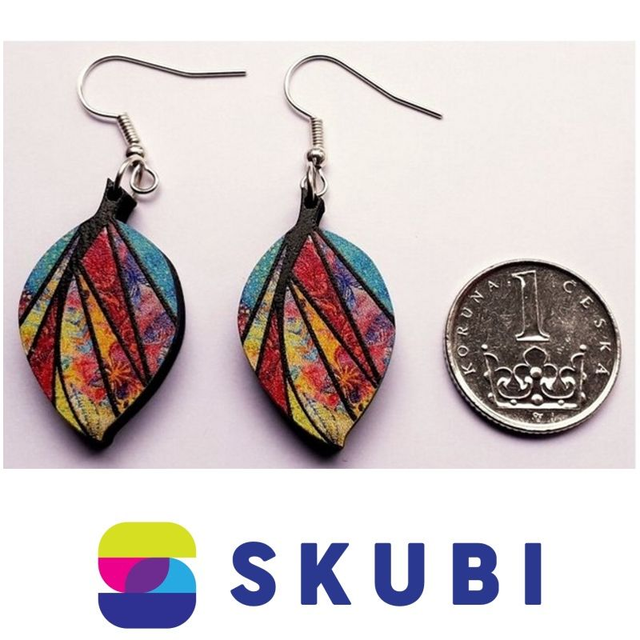 Dřevěné náušnice - List - duha vzorovaná (3 cm) 