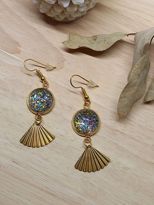 Boucles d&#039;oreilles Cabochon &quot;Paillettes&quot; -  gris / doré / éventail