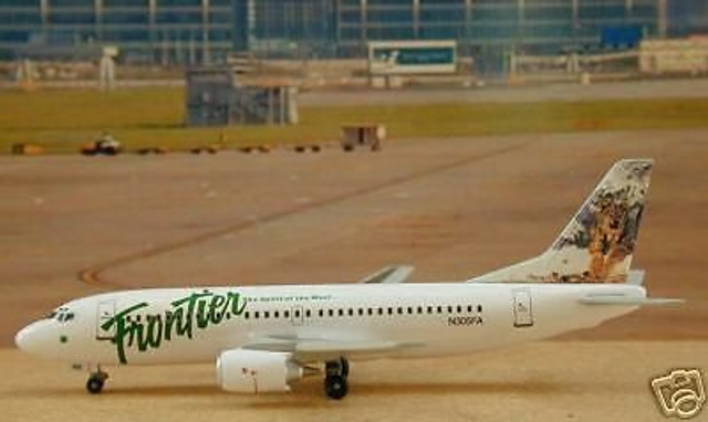 Frontier B737-300 (N305FA) Cougar and Bobcat Tail, 1:400
