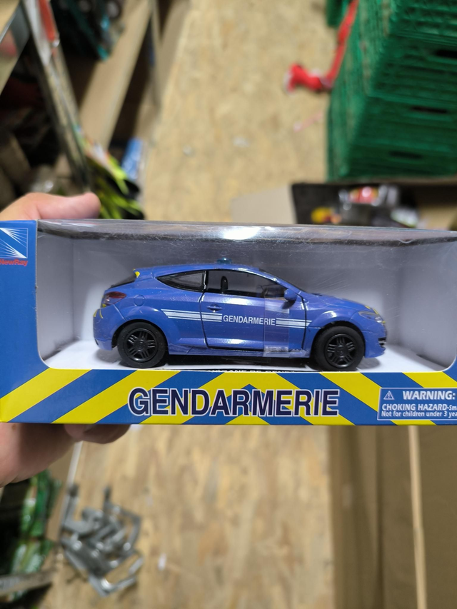 MEGANE RS GENDARMERIE 1:32