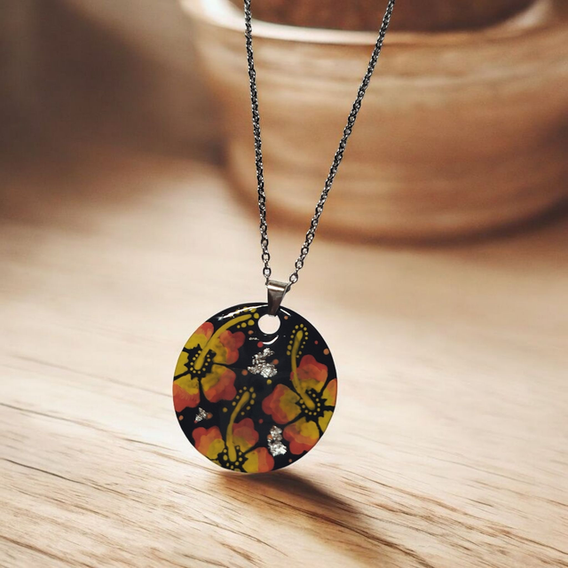 Collier dessiné Flora acier inoxydable jaune orange