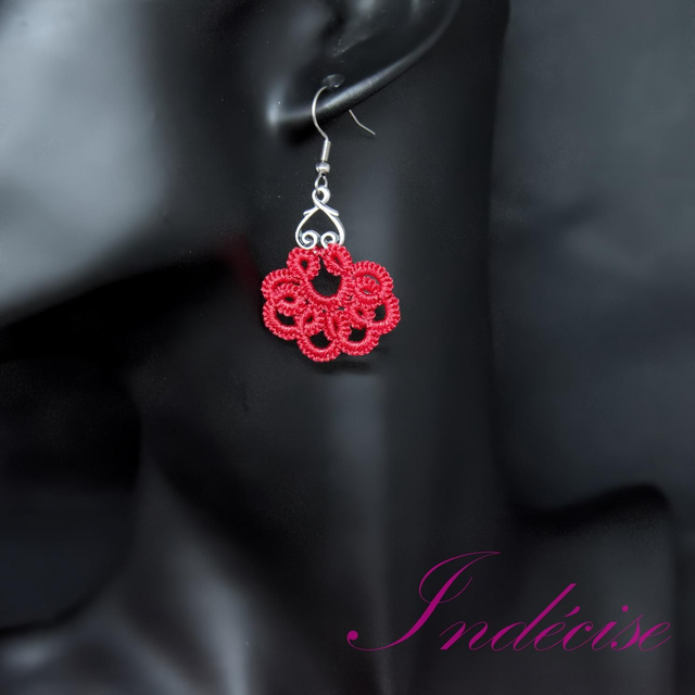 Boucles d'oreilles rouge en dentelle