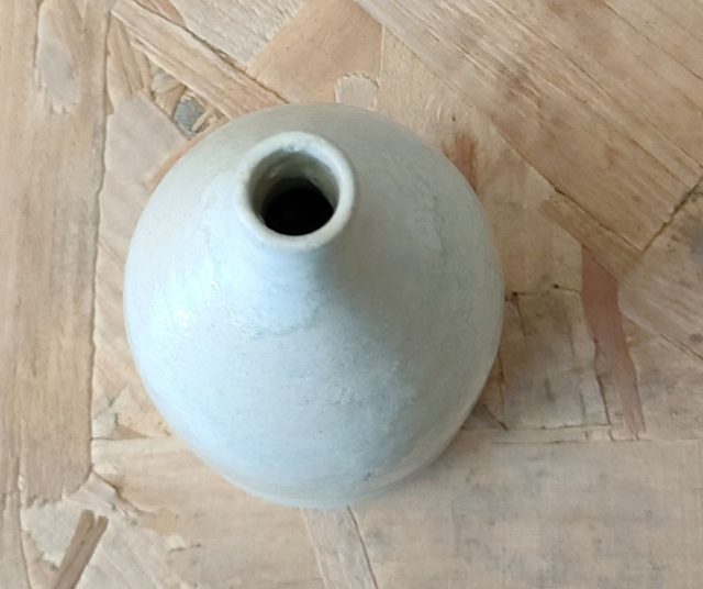 Soliflore bouteille en grès blanc avec (ou sans)fleur de coquelicot en céramique – pièce unique