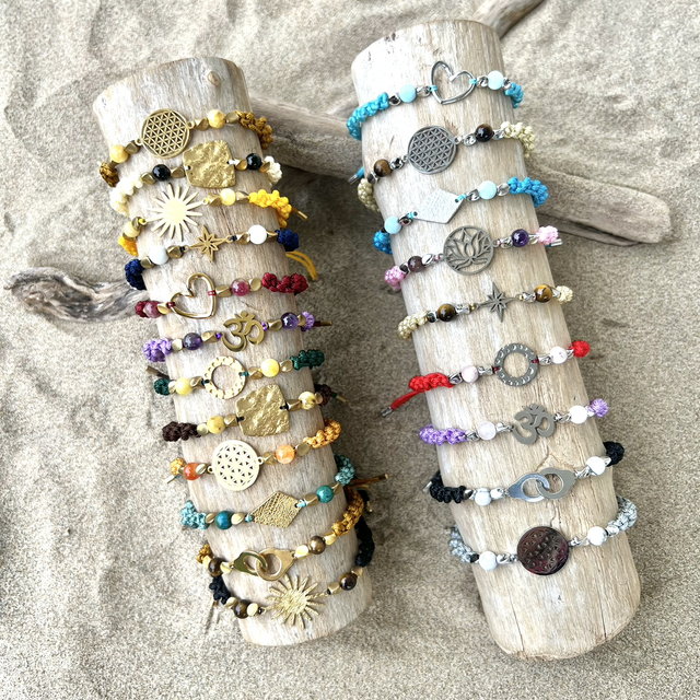 BRACELET SYMBOLE MACRAMÉ TORSADÉ