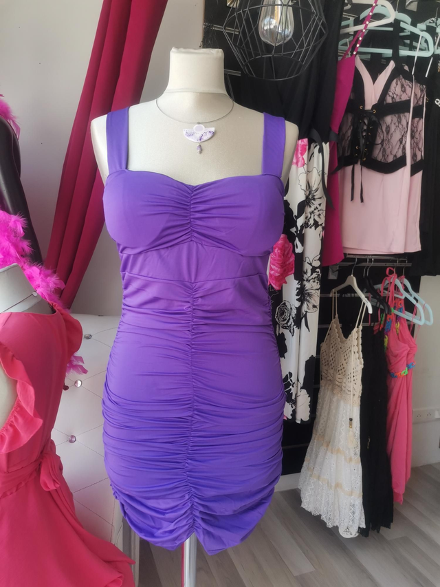 Robe courte violette à sequin